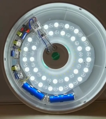 Luces de techo con calificación IP20 con sensor de radar de batería de litio y flujo luminoso de 1440lm