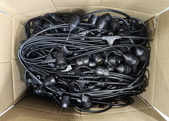 El conjunto de bombillas suspendidas al aire libre de 100m de cable IP65 resistente al agua con soportes ajustables de 200pcs