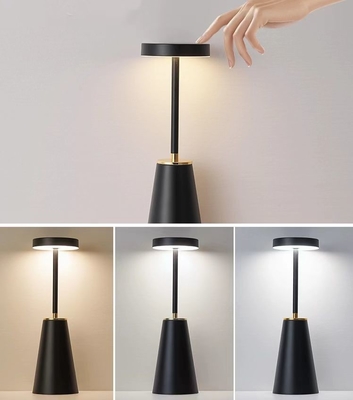 Lámpara de cama de luz nocturna de metal Lámpara de mesa recargable inalámbrica para decoración del dormitorio