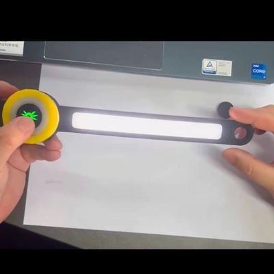 Luz de trabajo de LED Luz de frente de múltiples funciones recargable para iluminación y diseño de circuitos