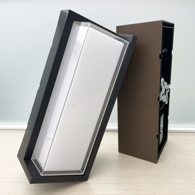 Luz de pared LED de 24W para el hogar Proyecto de pared exterior moderna montada en el exterior