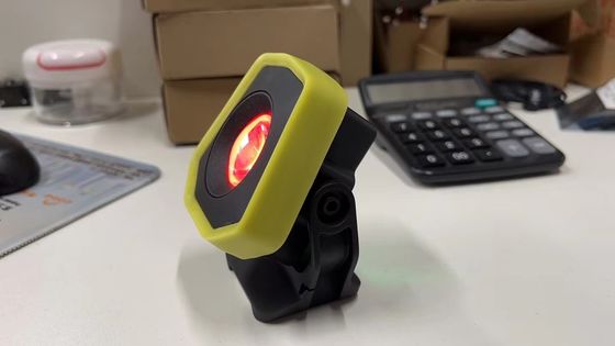 6000K Temperatura de color LED de bolsillo de trabajo luz con diseño magnético y tipo de carga C