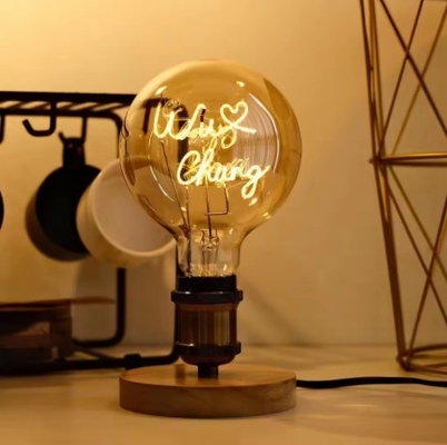 Lámpara de filamentos de LED Lámpara de carta de familia feliz 0.2kg Espiral única luz decorativa de LED