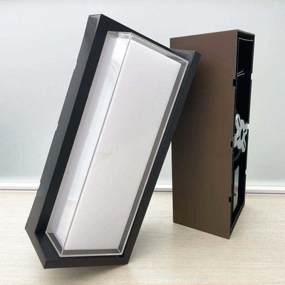 Iluminación de pared LED a prueba de agua al aire libre de 24w con eficiencia de 80lm/w y CCT de 3000K/4000K/6500K