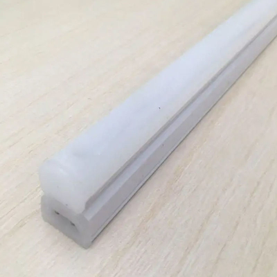 Diseño de la carcasa 4ft T5 lámpara LED con 80lm/w CRI 80 Ra integrado de una sola lámpara