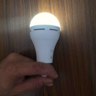 Lámpara de bombilla LED recargable de 7w E27 B22 para iluminación de emergencia en alerta de luz diurna de 6000K