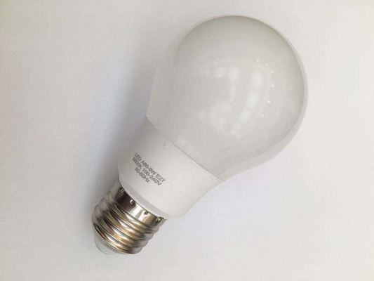 s de ángulo de haz supergrande A60 8w 9w E27 B22 bombilla LED con disipador de aluminio de plástico