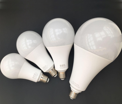 Bulbo LED A70 15W E27 B22 con un controlador de IC de diseño personalizado y aplicaciones versátiles