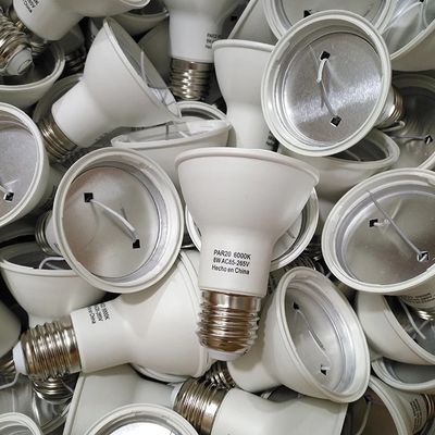 Luz de punto LED duradera PAR20/PSR30/PAR38 con ángulo de haz 38D y flujo luminoso de 80lm/w